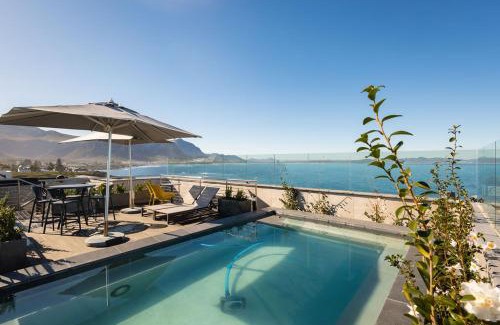 Hermanus City-Centre Apartment | Mountain-View Studio - Hermanus Waterfront Apartments