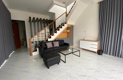 Purbalingga Villa | Mountain View Villa: Ideal for Families and Pets