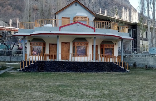 Skardu House | Scenic Mountain Retreat with Garden & Pet-Friendly Amenities