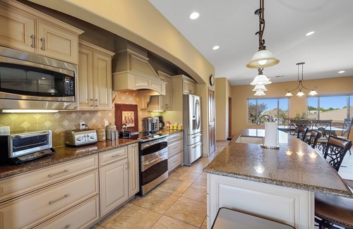 Foothills South House | Scenic 3-Bedroom Mountain Retreat with Trail Access