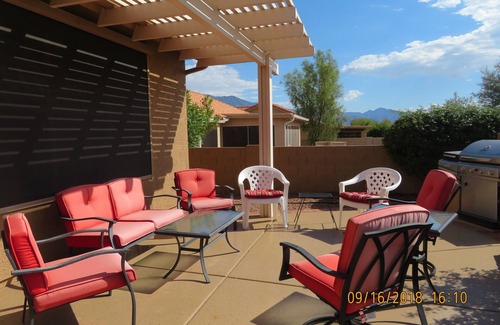 Saddlebrooke House | Scenic Mountain Views with Pet-Friendly Comforts Await