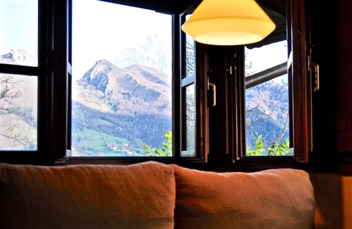 Santovena Apartment | Scenic Mountain Retreat with Ocean Views in Picos de Europa