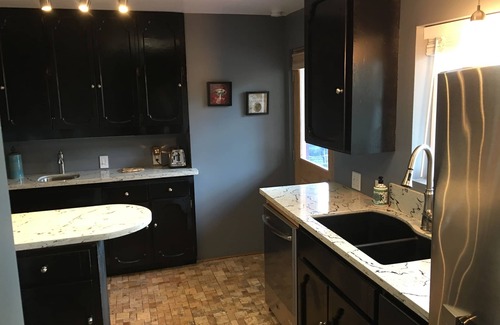 Cornelius House | Scenic Mountain Views with Family-Friendly Amenities