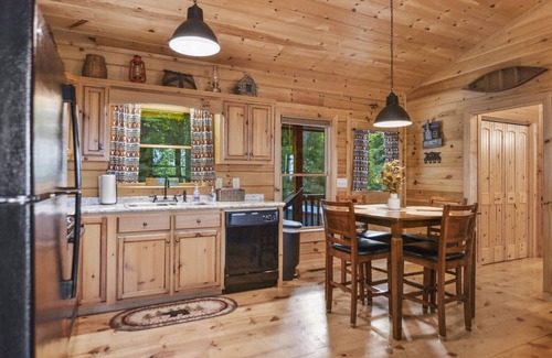 Hidden Lake Cabin | Unwind with Mountain Views, Hot Tub & Pet-Friendly Stay