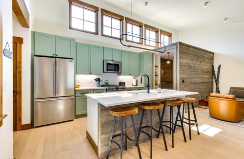 Grand Lake House | Idyllic Grand Lake Retreat with Scenic Mountain Views