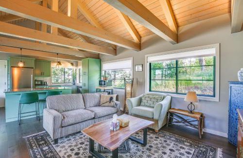 Thurston House | Tranquil Eugene Country Cottage with Scenic Mountain Views