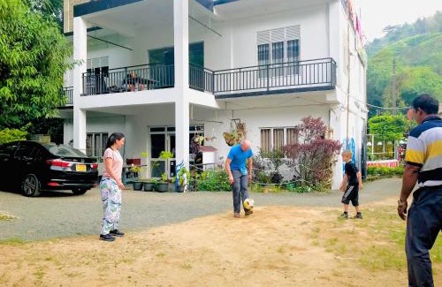 Nallathanniya Hotel | Scenic Mountain Villa Adam's Peak with Oceanfront Views