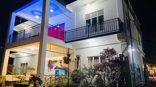 Nallathanniya Hotel | Scenic Mountain Villa Adam's Peak with Oceanfront Views
