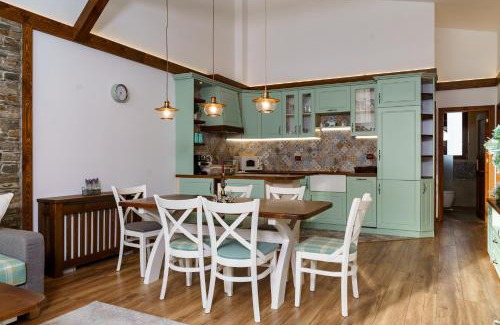 Razlog Villa | Inviting Mountain Villa Aleksia with Hot Tub & Child-Friendly