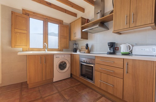 La Orotava House | Scenic Mountain Villa with Sea Views & Spa Amenities