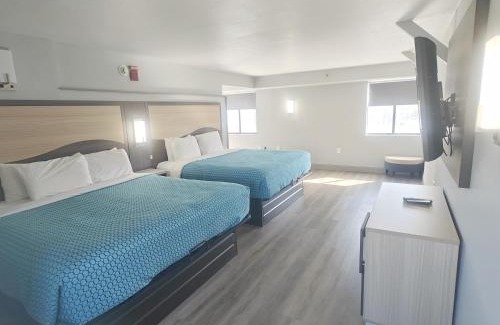 Pigeon Forge Hotel | Inviting Escape at Mountain Vista Inn & Suites - Parkway