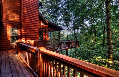 Hidden Lake Cabin | Pet-Friendly Mountain Vista with Hot Tub & Scenic Views