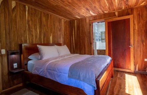 Monteverde Ski Chalet | Experience Mountain Wonders Chalet: Family-Friendly Retreat