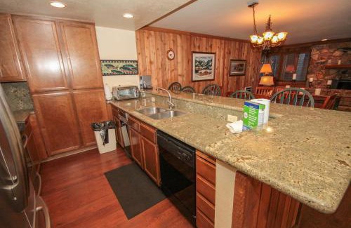 Mammoth Lakes House | Family-Friendly Mountainback #49 with Perfect 10 Ratings