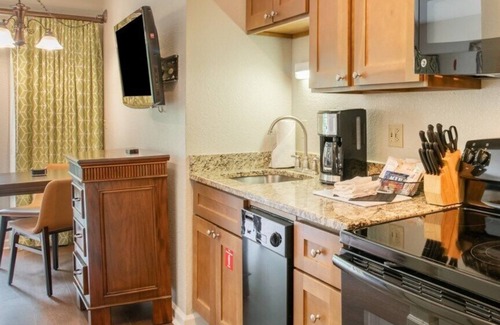 Gatlinburg Villa | MountainLoft™ - Guest Rated 10/10 with Pool & Hot Tub