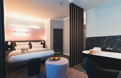 Bad Wilhelmshoehe Hotel | Eco-Friendly Mountainpark Kassel with Spa & Dining Options