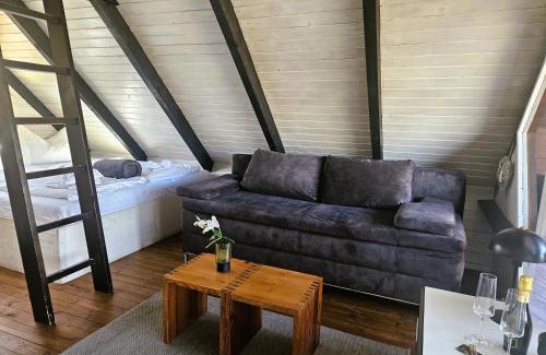Rust House | Oceanfront Relaxation at Romantika 5 Beach Bungalow
