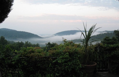 Blue Ridge Summit Cottage | Discover Adventure Near Gettysburg: Ski, Golf & More!