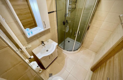 Bakuriani Apartment | Top-Rated Mountains Hall: Pool, Breakfast & Family-Friendly