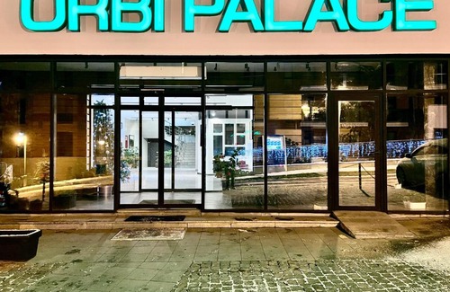 Bakuriani Apartment | Top-Rated Mountains Hall: Pool, Breakfast & Family-Friendly