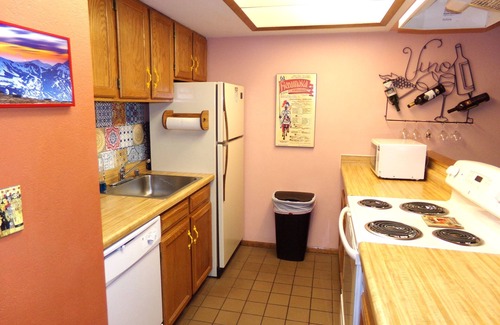 Frisco Hotel | Mountainside Retreat: 2 Bed, 2 Bath with Spa & Pool