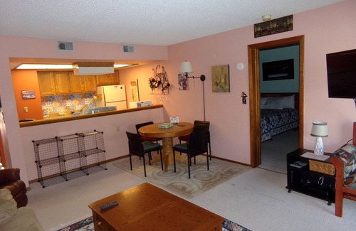Frisco Hotel | Mountainside Retreat: 2 Bed, 2 Bath with Spa & Pool