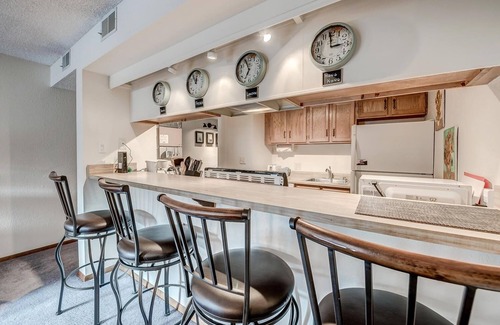 Frisco Condo | Experience Mountainside 229e: Spa & Family-Friendly Condo