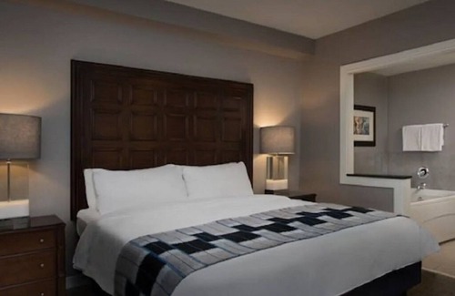 North Park City Hotel | Serene Mountainside Condo with Pool and Spa Amenities