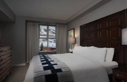 North Park City Hotel | Serene Mountainside Condo with Pool and Spa Amenities