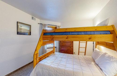 Frisco Apartment | Mountainside Refresh: Family-Friendly with Pool & Hot Tub