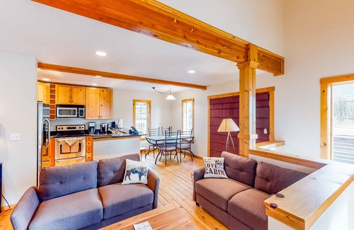 Snoqualmie Pass House | Inviting Mountainside Retreat with Deck, Balcony & Spa Access