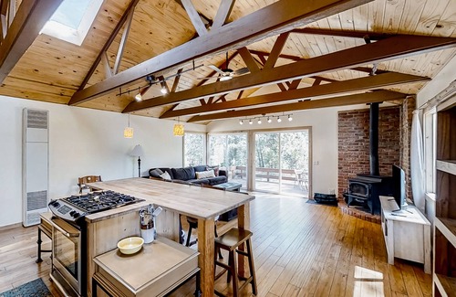 Cascadel Woods House | Cozy Mountainside Home - Dog-Friendly with Great Amenities