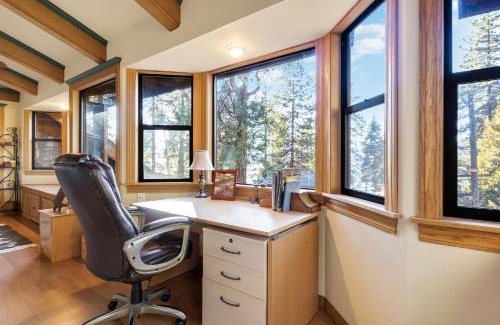 Brockway House | Mountainside Overlook Lake Views & Hot Tub