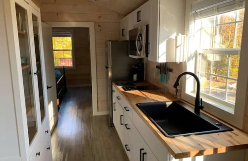 Tamworth Cottage | Pet-Friendly Mountainside Retreat with Breathtaking Views
