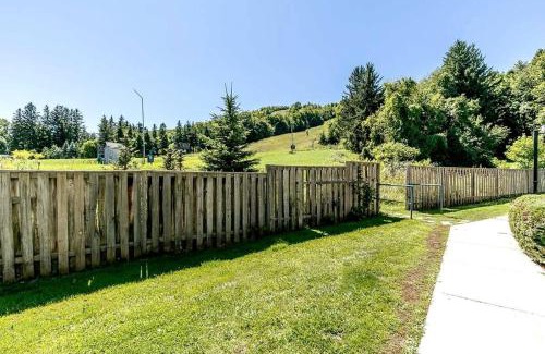 Craigleith Apartment | Mountainside Studio Bliss Pool, Hot Tubs, At the Mountain