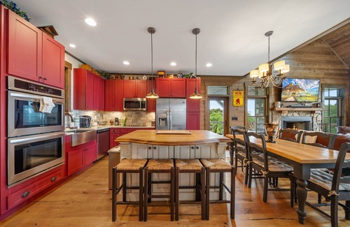 Boone House | Mountaintop Lodge with Views