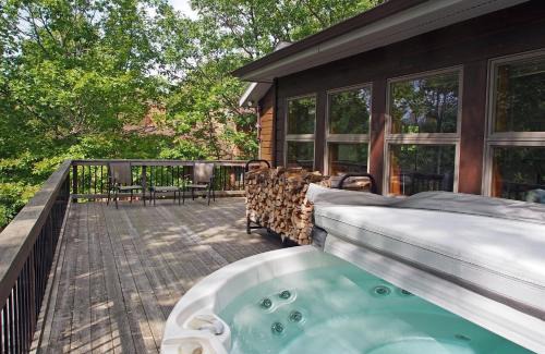 Hunter House | Scenic Mountaintop Retreat with Hot Tub and Night Sky Views