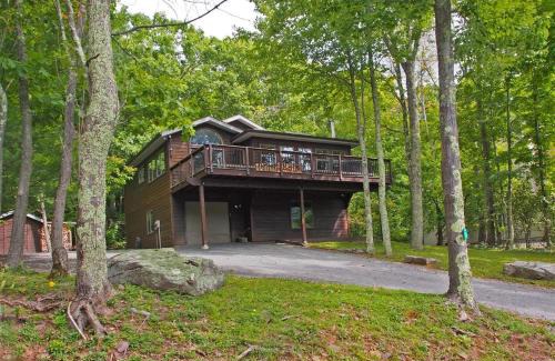 Hunter House | Scenic Mountaintop Retreat with Hot Tub and Night Sky Views