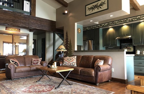Breckenridge Condo | MountainTown Chalet: Ideal Location with Spa and Pool