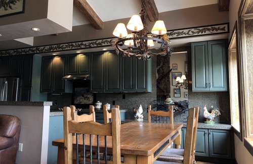 Breckenridge Condo | MountainTown Chalet: Ideal Location with Spa and Pool