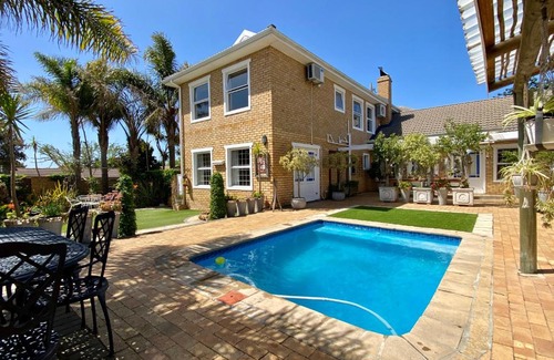 Kenridge Bed & Breakfast | Mountainview Guesthouse: Rated 9.3/10 with Oceanfront Pool