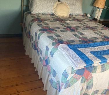 Harvey Bed & Breakfast | Relax at Mountainview Solitude Inn with Ocean Views