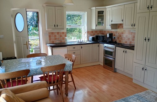 Mountshannon Cottage | Experience Mountshannon Cottages: Spa and Family-Friendly Stay