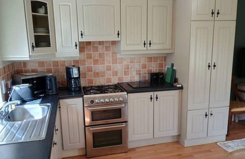 Mountshannon Cottage | Experience Mountshannon Cottages: Spa and Family-Friendly Stay