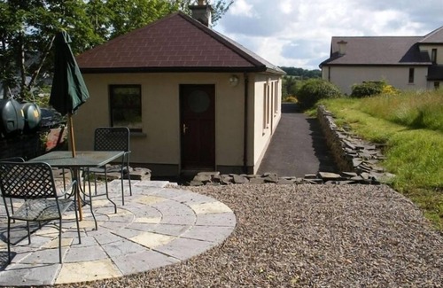 Mountshannon Cottage | Experience Mountshannon Cottages: Spa and Family-Friendly Stay