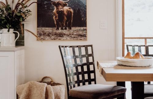 Canungra House | Experience Mountview Alpaca Farmhouse: Family-Friendly Escape