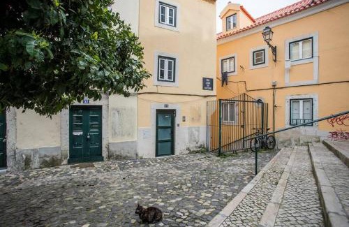 Socorro Apartment | Historic Duplex in Mouraria - Family-Friendly Retreat
