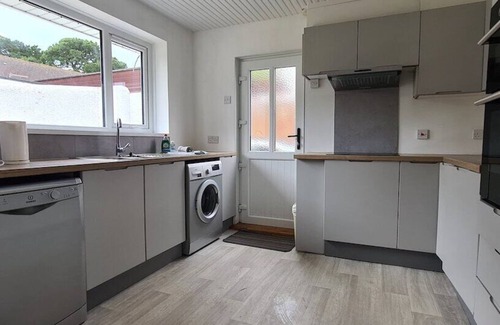 Newcastle House | Mourne Hikers' Cottage - nestled at the foot of the Mournes, just 5 minutes from Newcastle beach