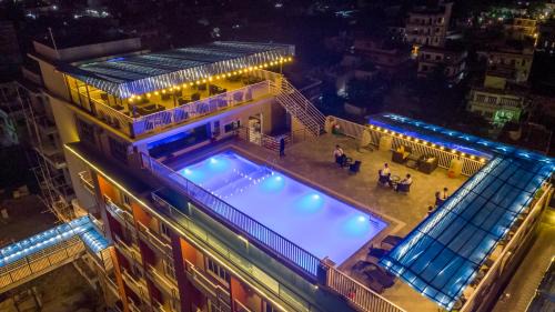 Siddharthanagar Hotel | Explore Mourya Hotel: Family-Friendly with Pool & Spa