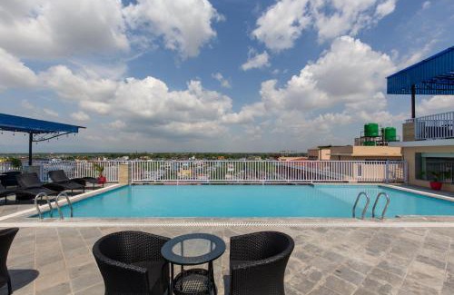 Siddharthanagar Hotel | Explore Mourya Hotel: Family-Friendly with Pool & Spa